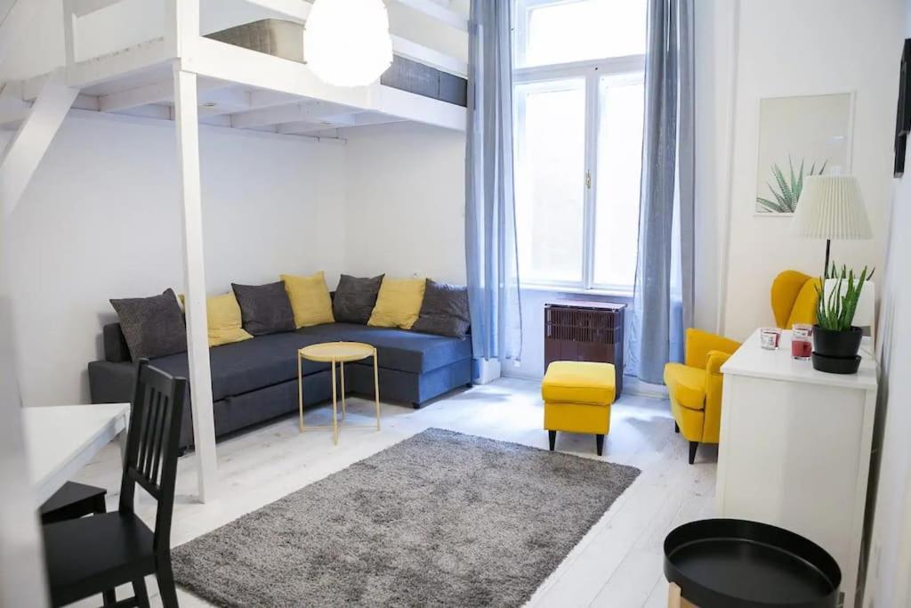 Central 30M2 A/C Apartment, 3 Min From Ny Cafe บูดาเปสต์ ภายนอก รูปภาพ